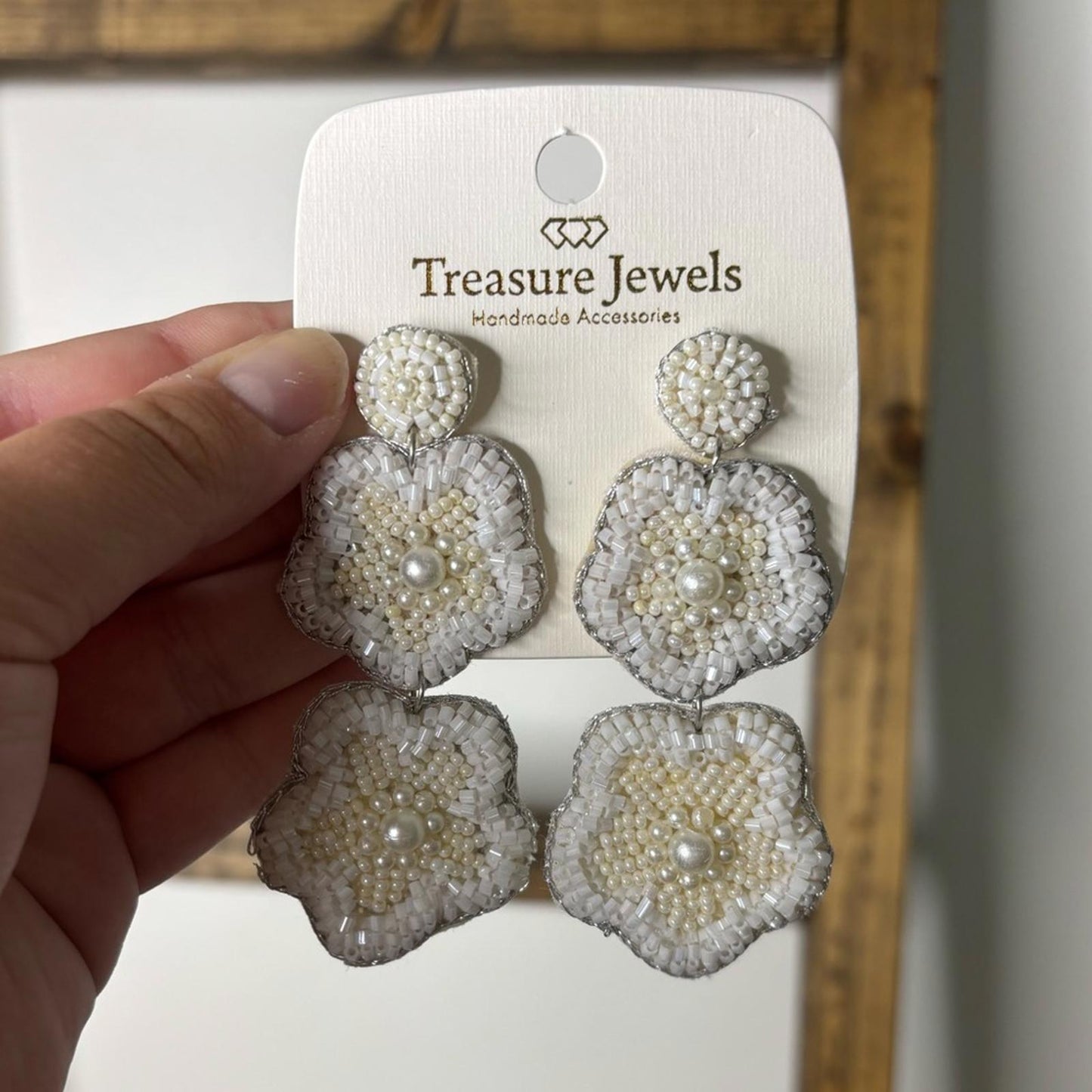 Treasure Jewels Beaded White and Cream Floral Earrings
