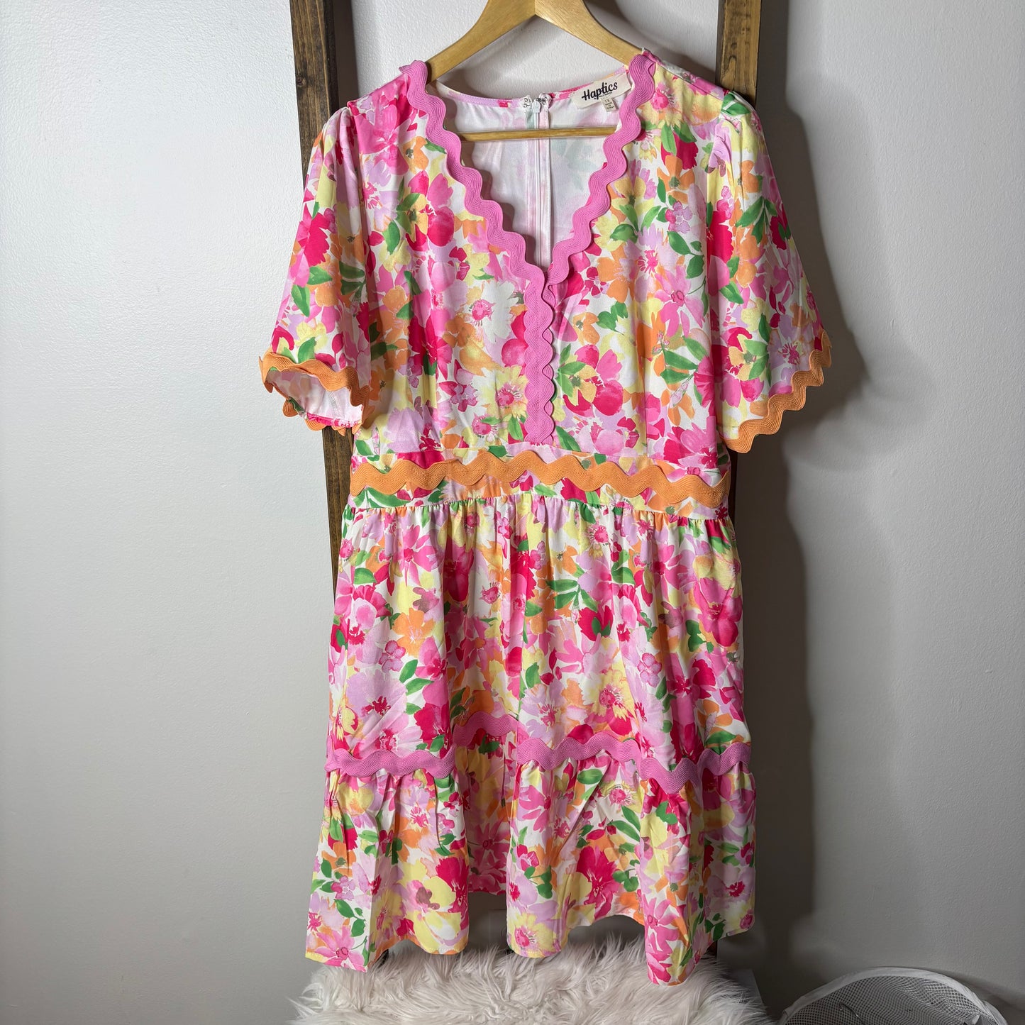 Colorful Floral Ruffle Dress with Scalloped Trim – Perfect for Spring & Summer