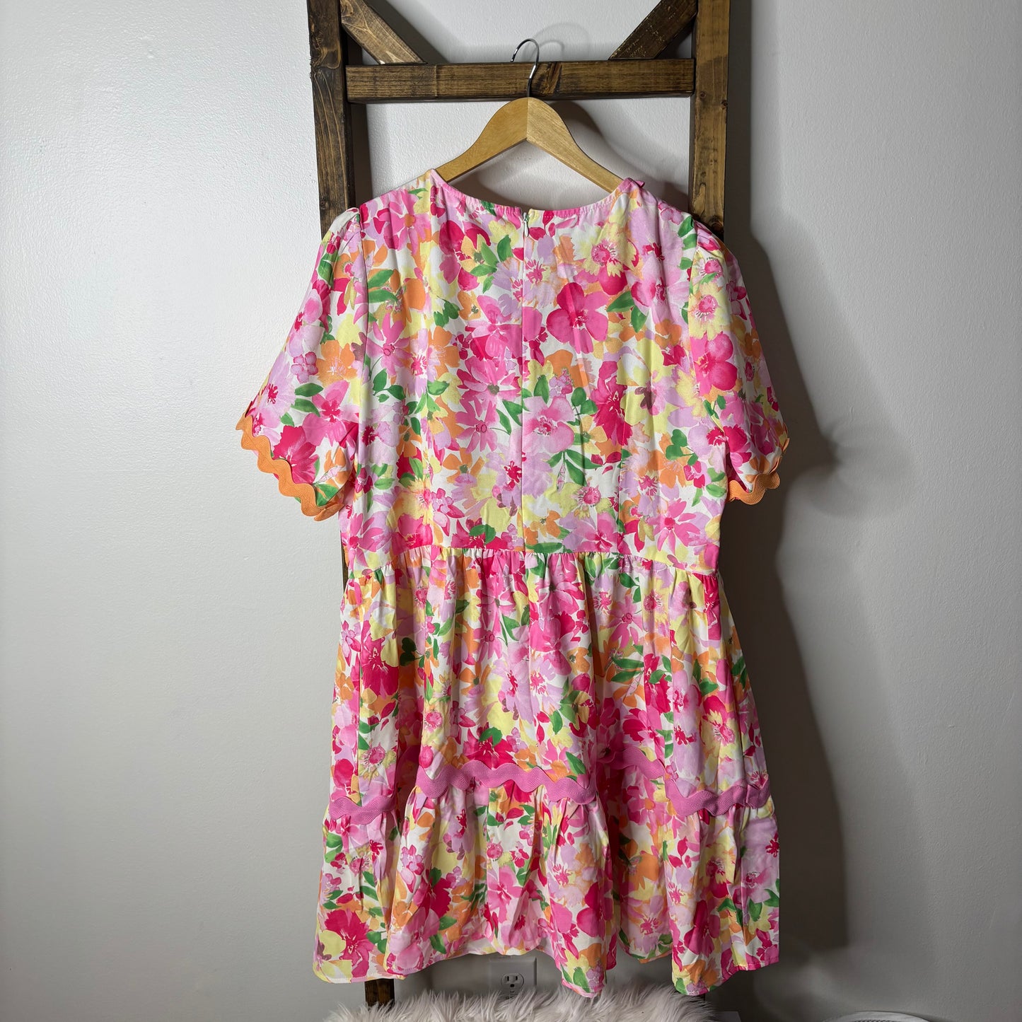 Colorful Floral Ruffle Dress with Scalloped Trim – Perfect for Spring & Summer