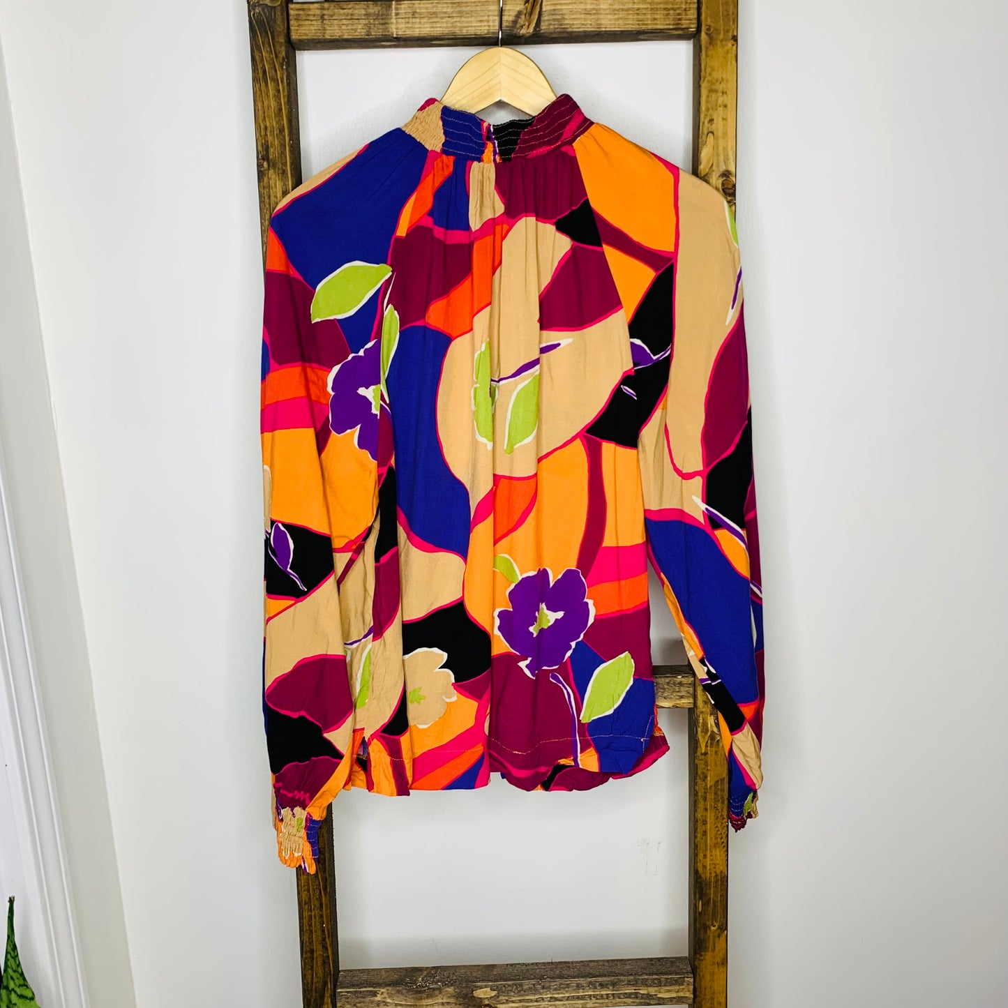 Easel Colorful Print Blouse S