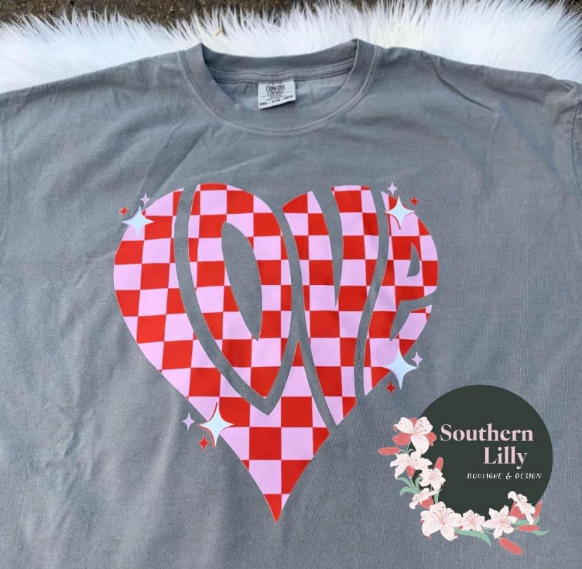 Love Retro Checked Heart Comfort Colors T-Shirt