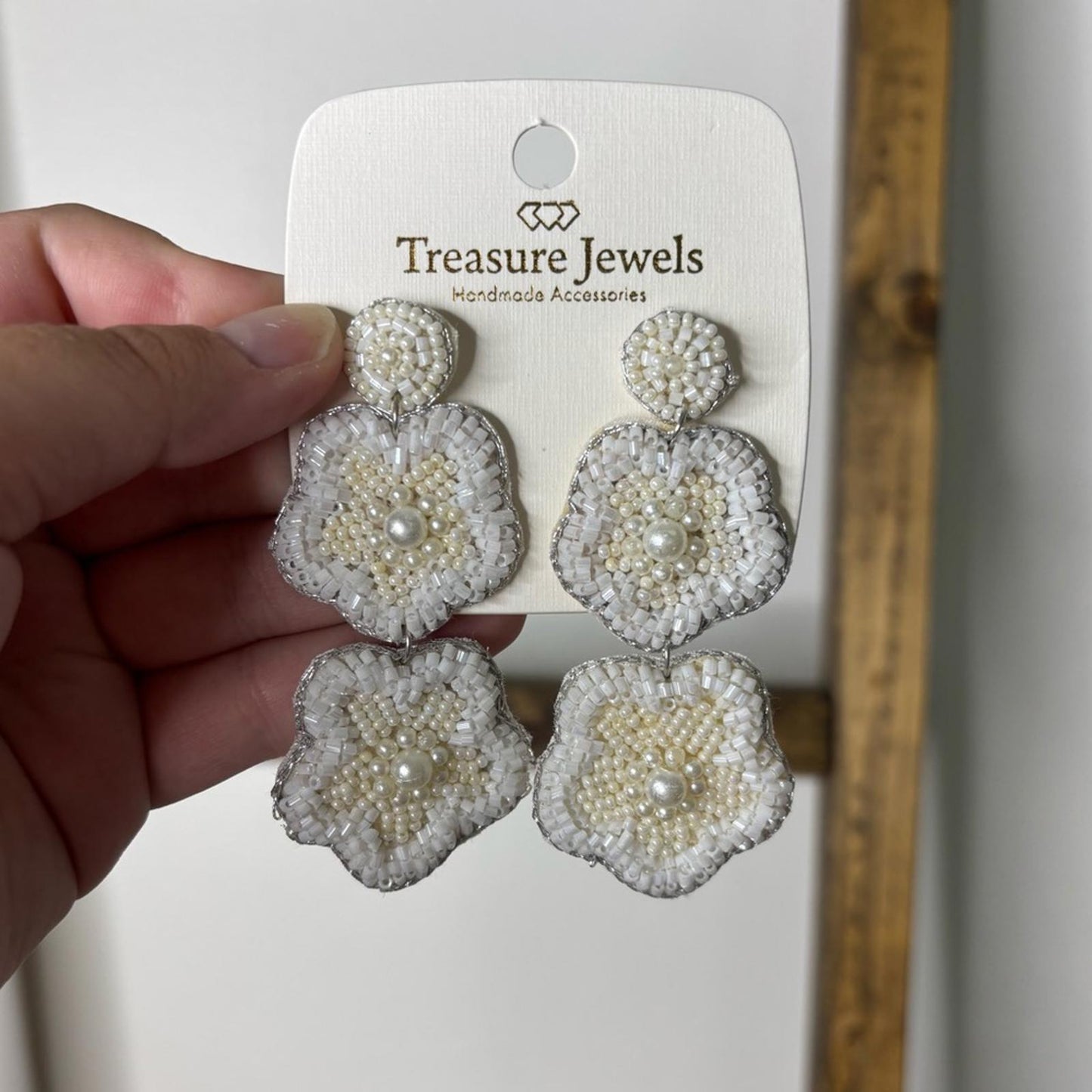 Treasure Jewels Beaded White and Cream Floral Earrings