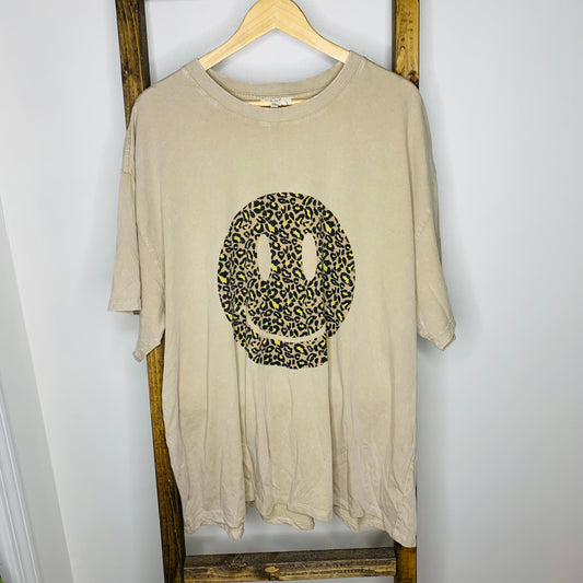 Easel Leopard Print Smiley Face T-Shirt 1X