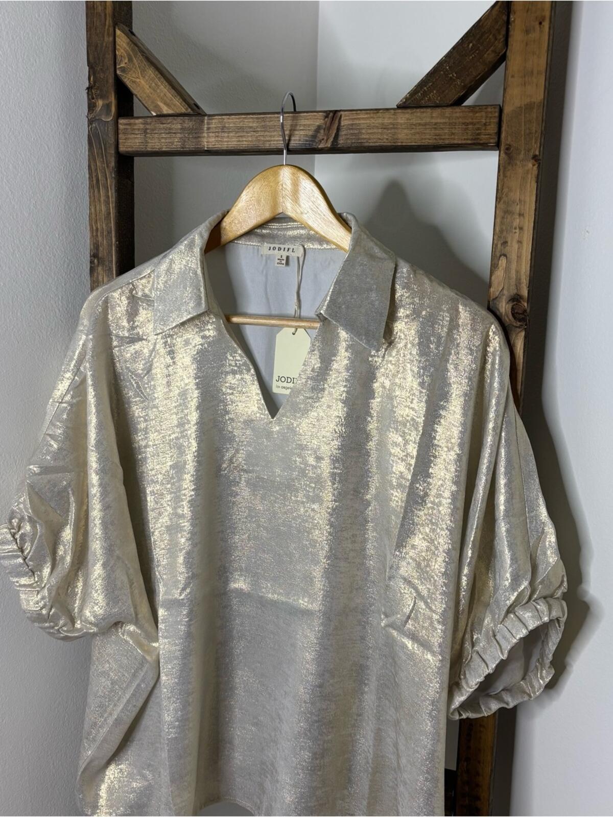 Jodifl Metallic Oversized V-Neck Short Sleeve Top in Gold