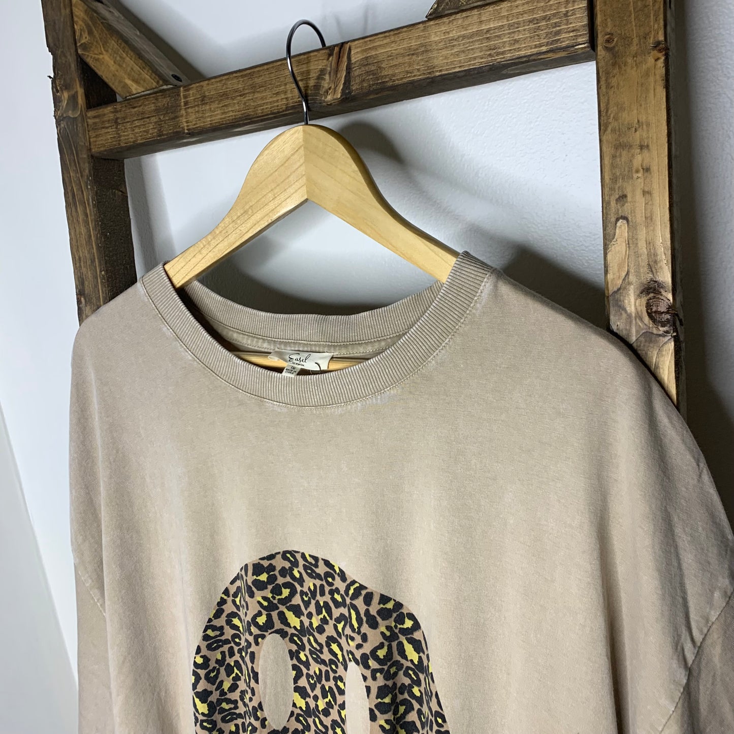 Easel Leopard Print Smiley Face T-Shirt 1X