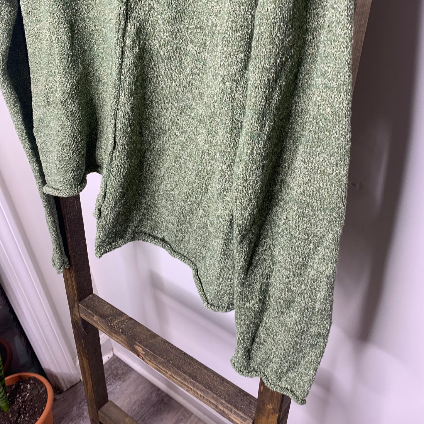 Easel Raw Edge Pullover Sweater S