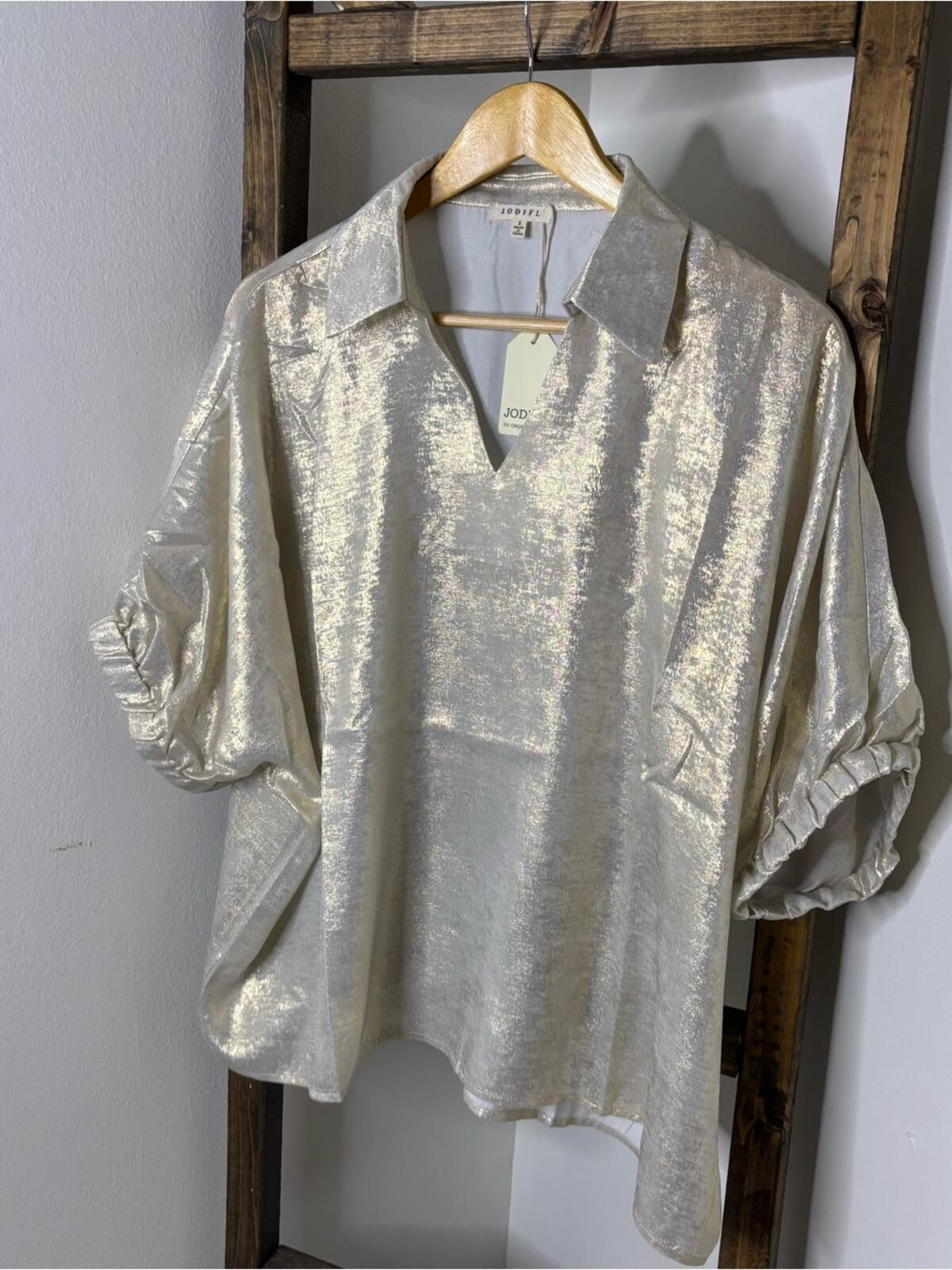 Jodifl Metallic Oversized V-Neck Short Sleeve Top in Gold