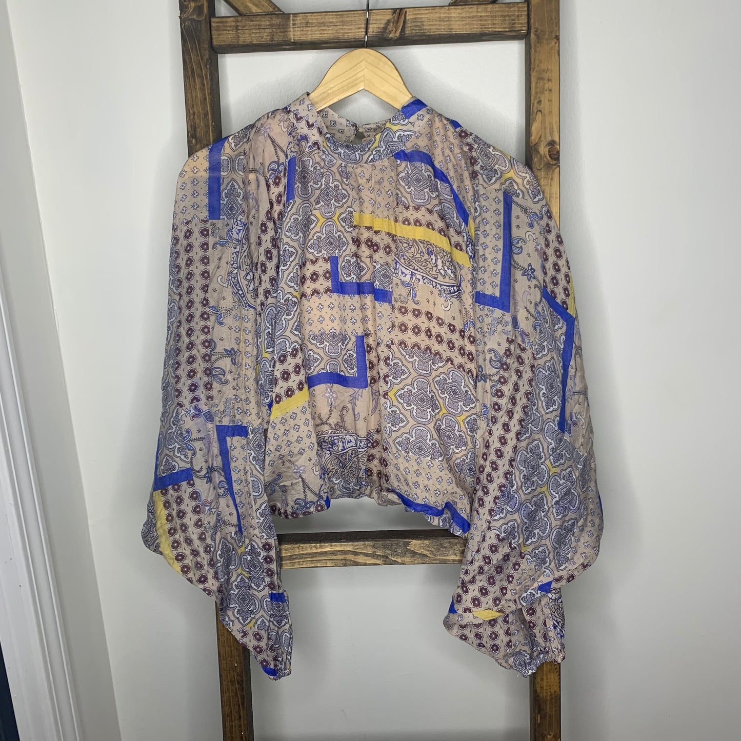 Easel Patterned Long Sleeve Blouse S