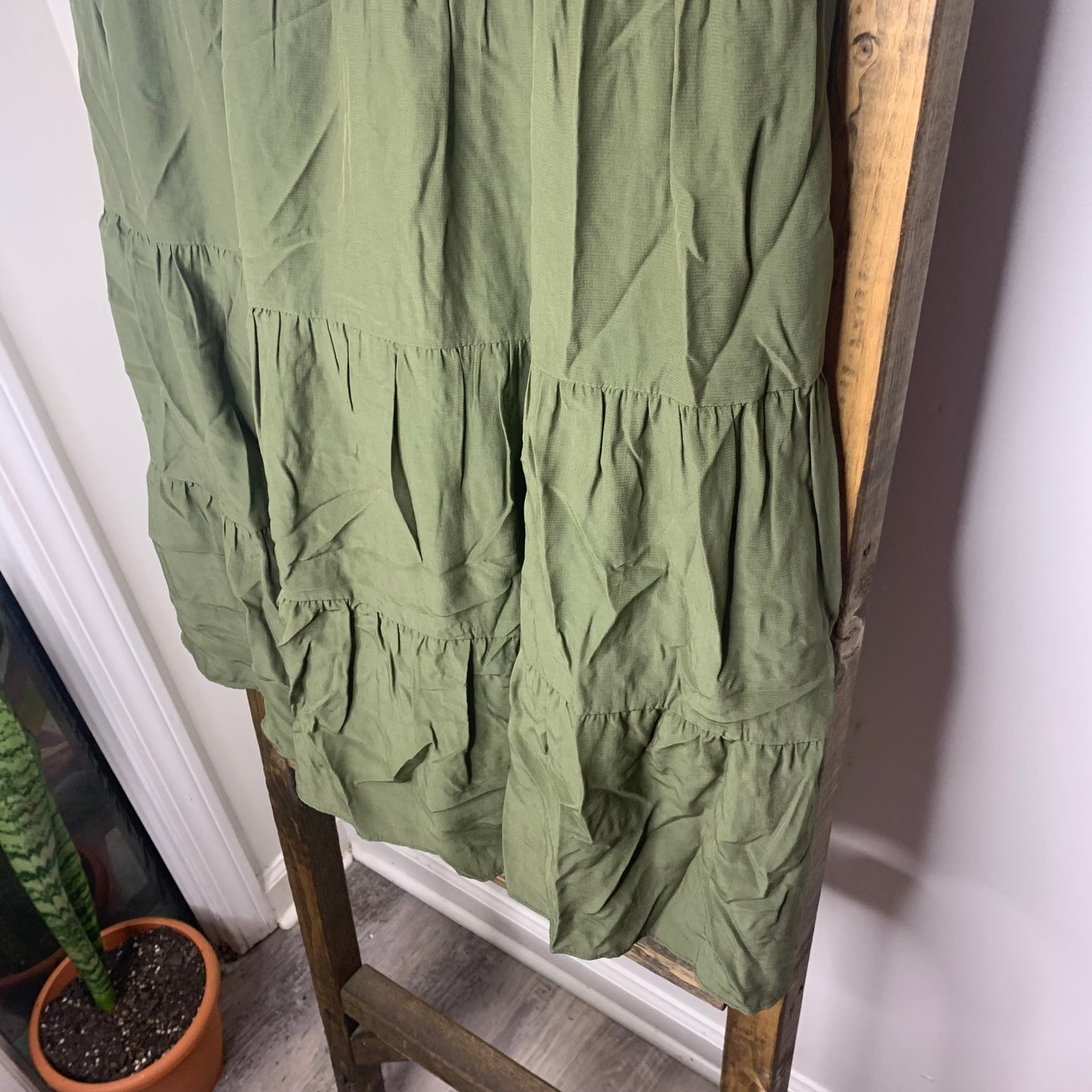 Easel Olive Green Midi Skirt S