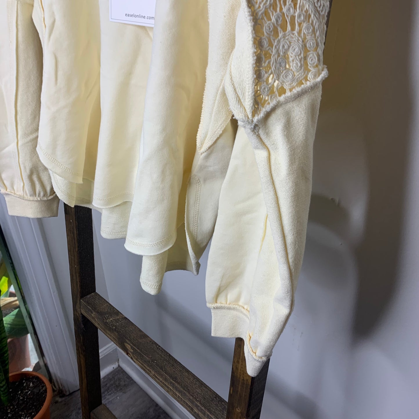 Easel Crochet Sleeve Ivory Sweatshirt S