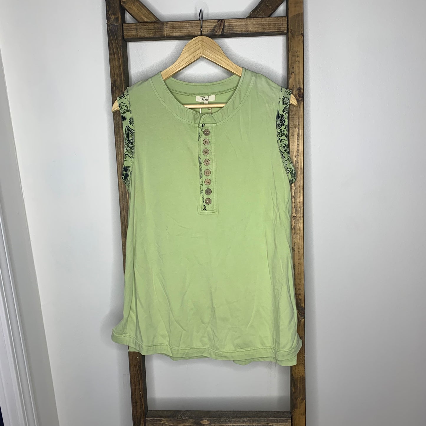 Easel Tank Top S