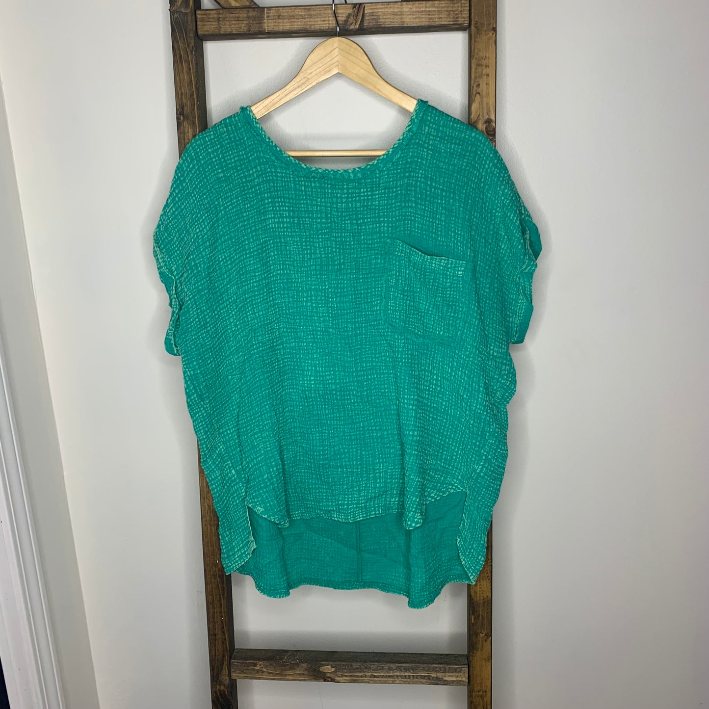 Easel Gauze Pocket Oversized Top S