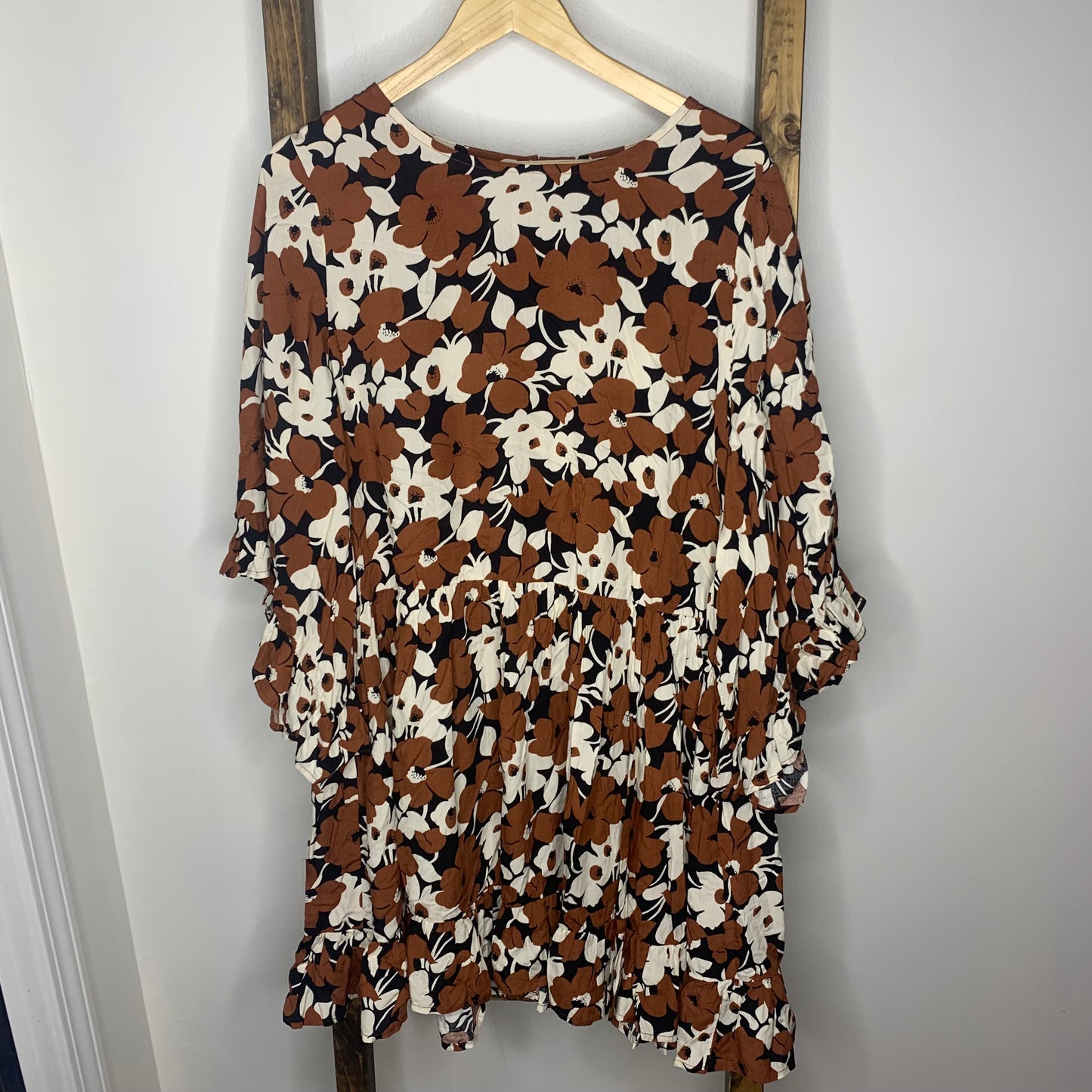 Easel Coffee Floral Printed Challis Boat Neck Loose Fit Ruffled Edges Dress S